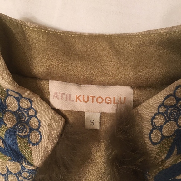 Suzani embroidered coat by designer Atil Kutoglu - Picture 3 of 3